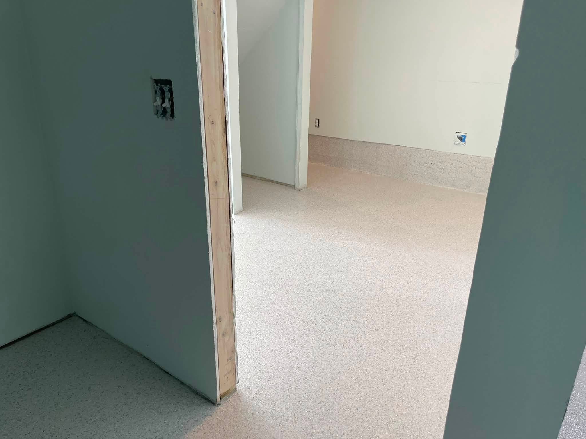 Flake floor carrying through a doorway